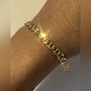 Lustrous Gold Chain Bracelet 8”